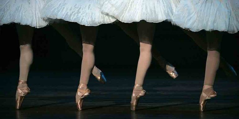 Featured image of post Zapatillas De Ballet Negras Zapatilla de ballet en piel en color negro
