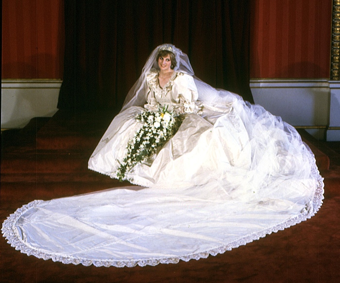 convertible Melancholy Previs site 8 inolvidables vestidos de novia de la realeza – Harper's Bazaar