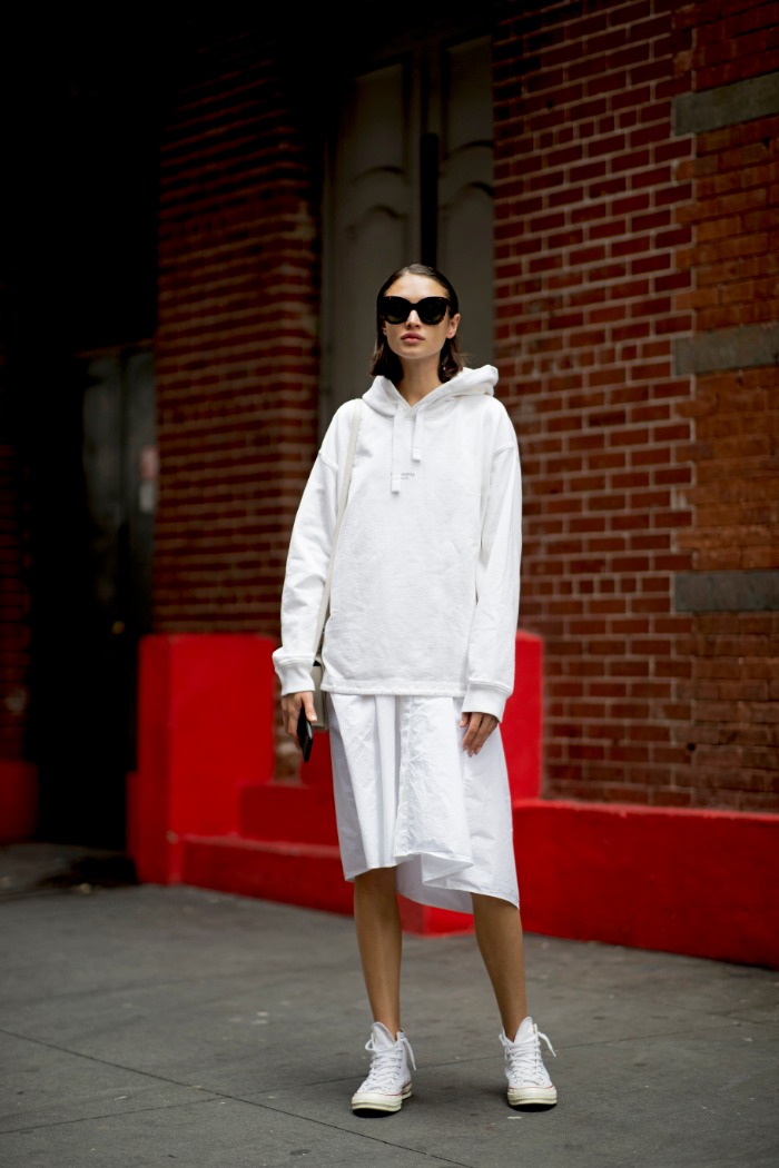 sudadera y falda, 6 formas fabulosas de usar sudadera