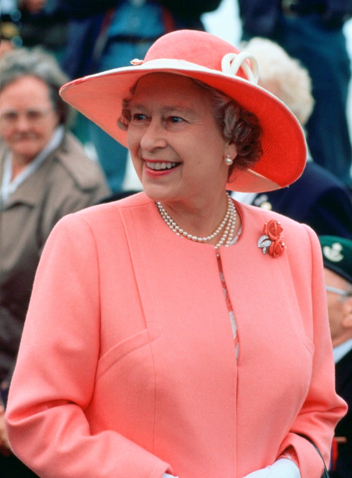 Los broches de la reina Isabel II