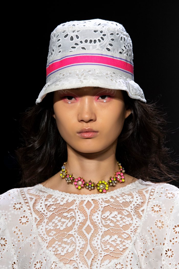 ¿Estás preparada para usar un bucket hat?
