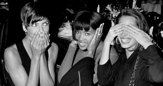 NEW YORK CITY - OCTOBER 29: (L-R) Linda Evangalista, Naomi Campbell and Christy Turlington attend Sixth Annual Fashion Group Night of Stars Gala on October 29, 1989 at the Plaza Hotel in New York City. (Photo by Ron Galella/Ron Galella Collection via Getty Images)