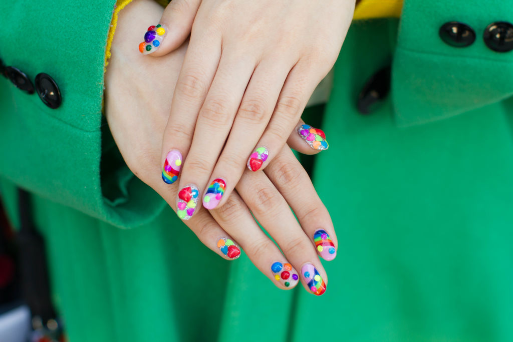 tendencias-de-uñas-color-Block-I