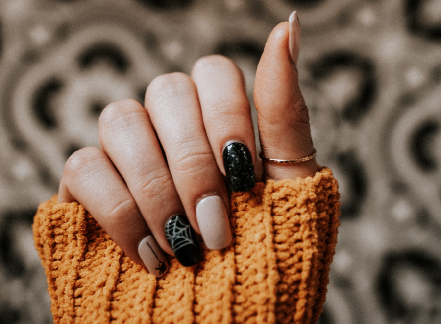 extravagante-diseños-de-uñas-Harpers-Bazaar-