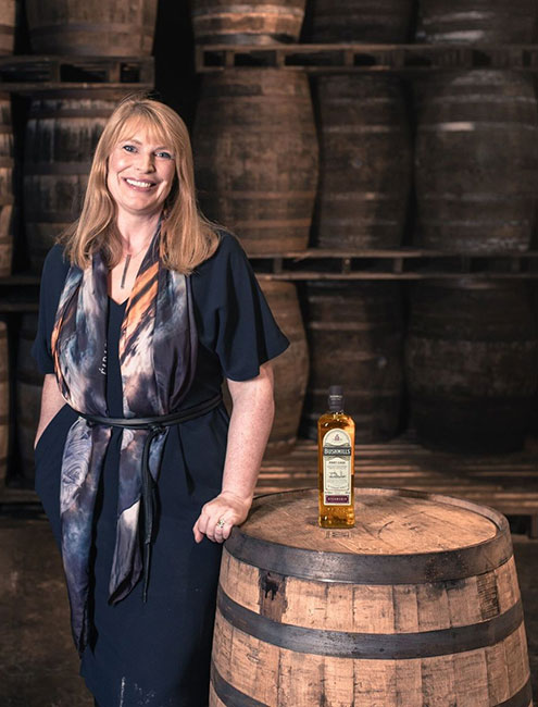 Las grandes mujeres del whisky - Hellen Mullholland