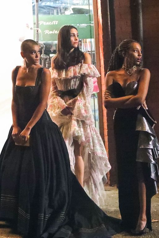 Looks en la nueva versión de Gossip Girl vestidos