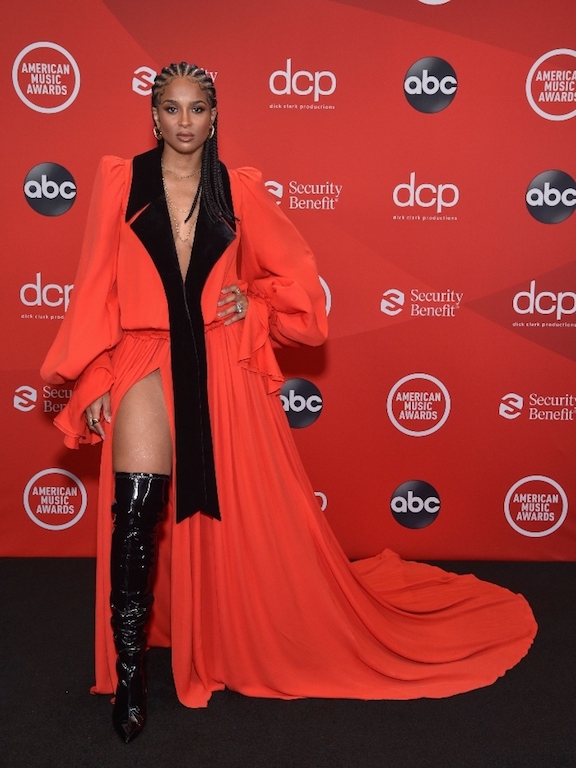 Los mejores looks de los American Music Awards 2020 ciara