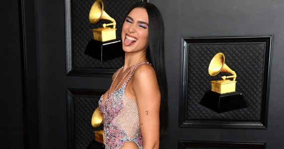 Dua Lipa Grammys 2021 Un Look Muy A Lo Cher Para Una Diva