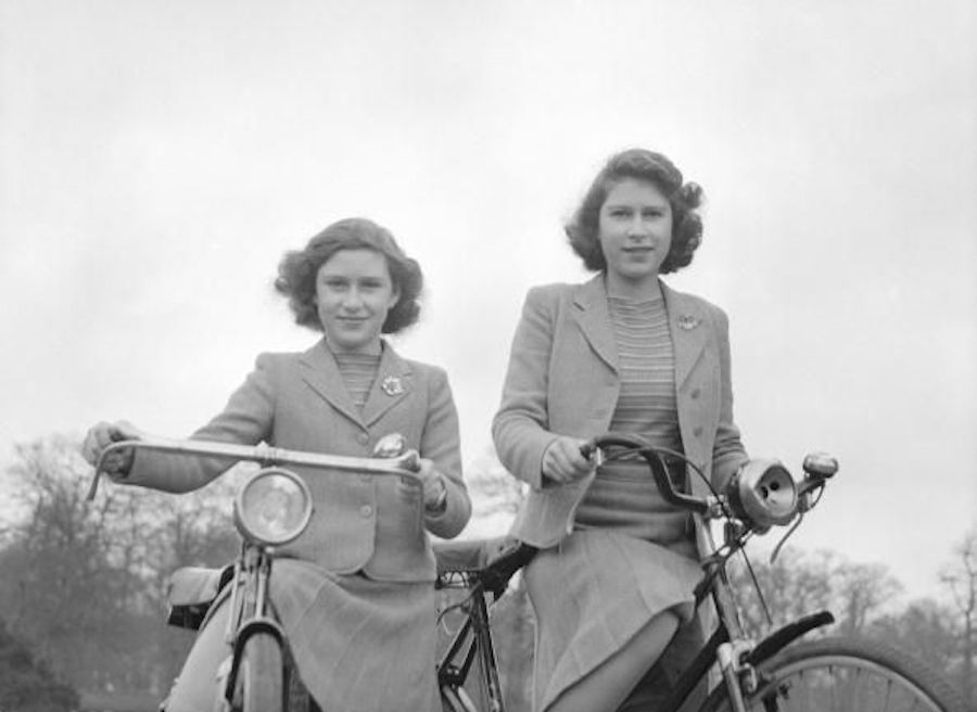 Isabel II Princesa Margarita bicicleta