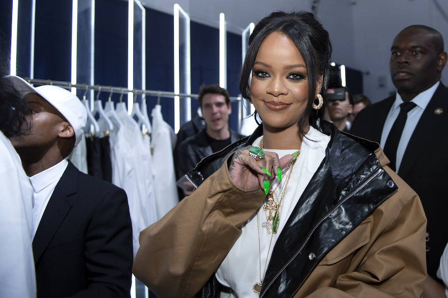 Rihanna Gucci Vintage Un look que nos demuestra el poder del azul