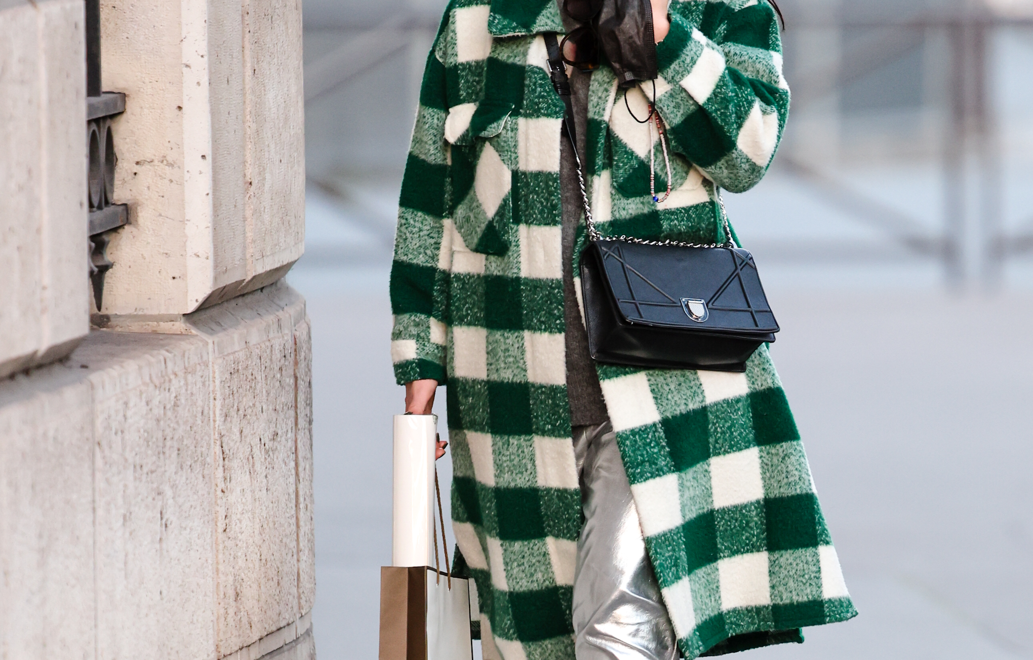 looks 'street style'