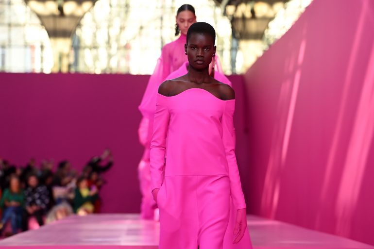 Valentino impone el 'pink peacock'