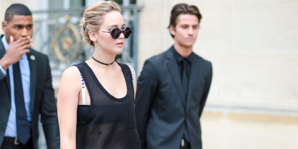 Jennifer Lawrence y su truco para triunfar con los baggy jeans