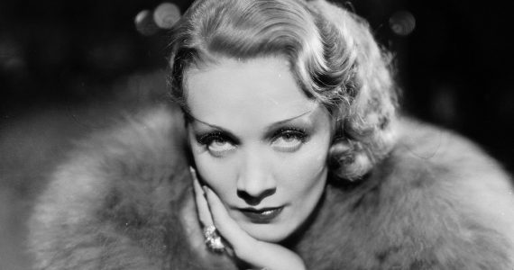 Rosalía y sus cejas a lo Marlene Dietrich