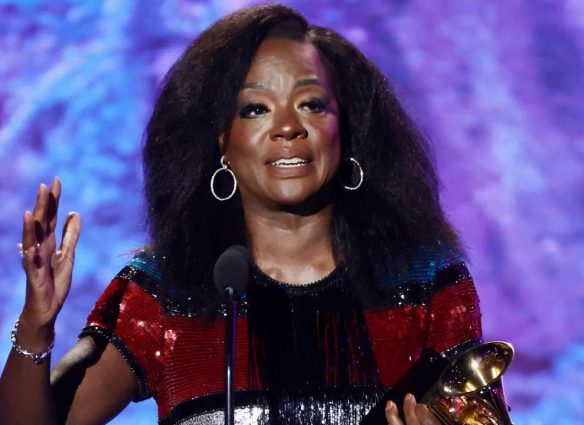 Cómo utilizar prendas metálica según Viola Davis